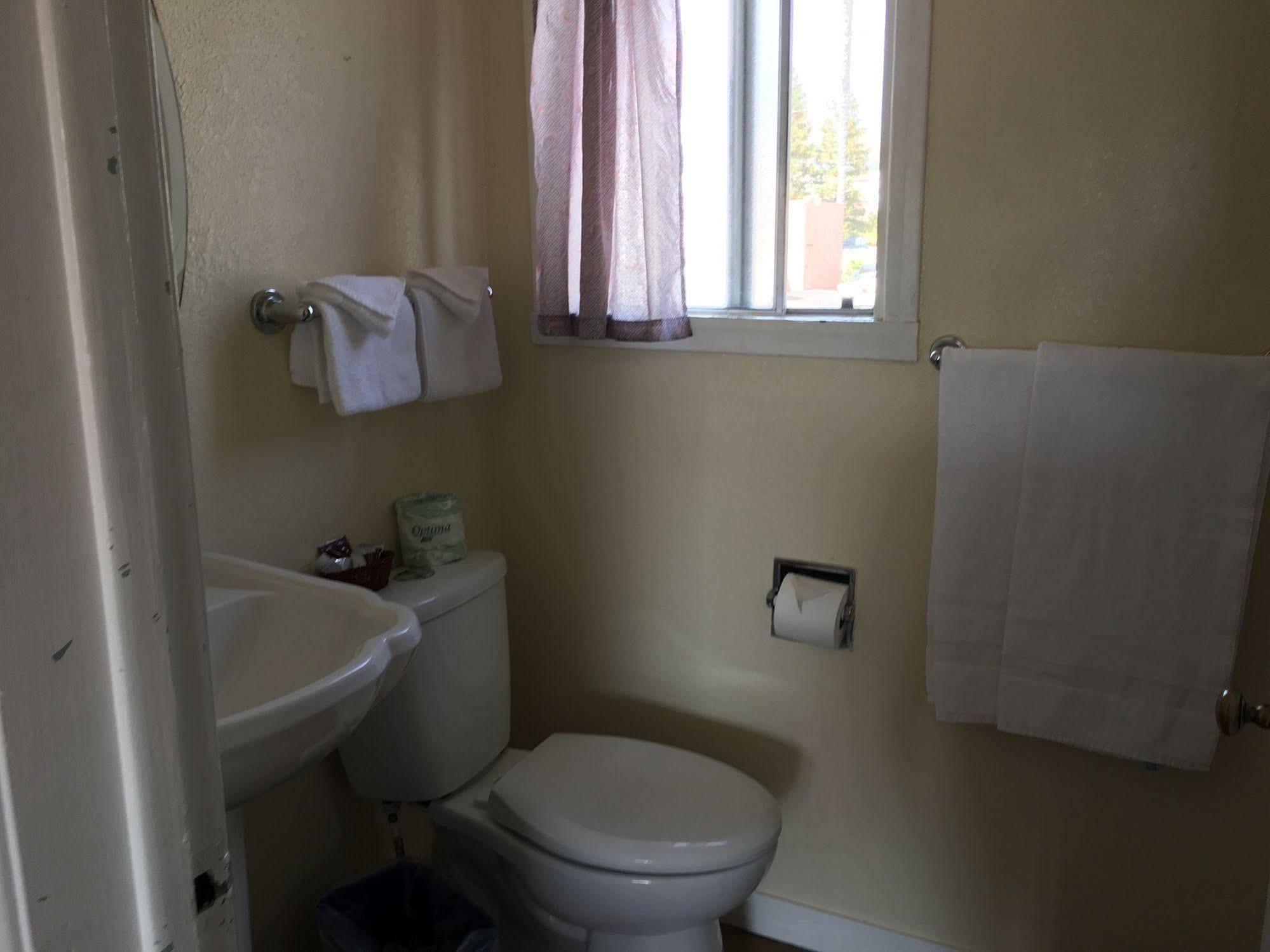 Padres Motel 2*